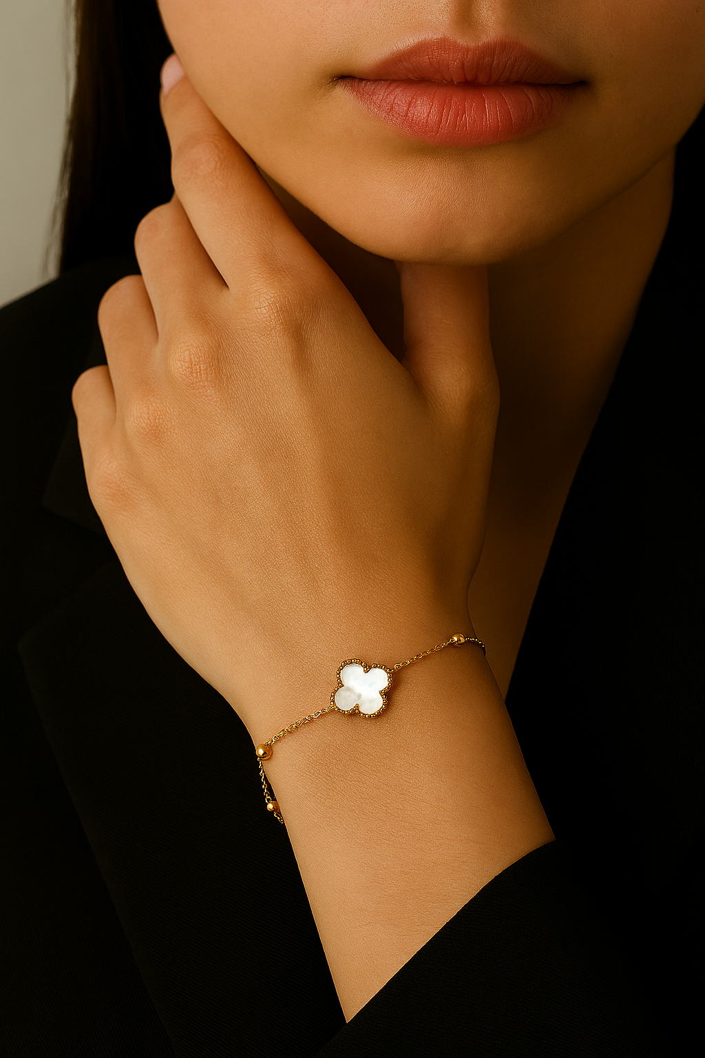 White "Flowers" Bracelet – 18K Gold-Plated Stainless Steel, Hypoallergenic, Waterproof, Tarnish-Free, 16.5+5 cm Adjustable