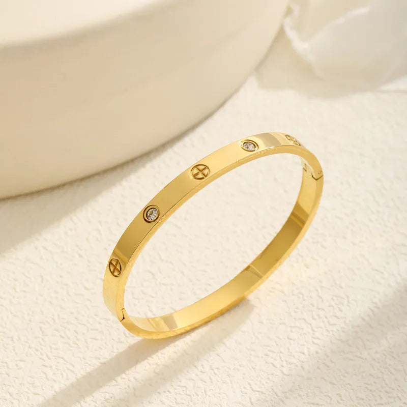 PVD Coated Real Gold Plated 18K Gold Cross Heart Casual Elegant Waterproof Non Tarnish Titanium Steel Bangle