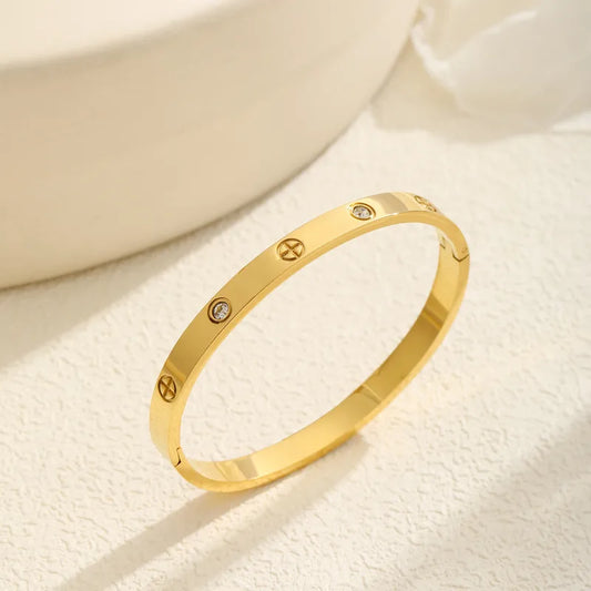 PVD Coated Real Gold Plated 18K Gold Cross Heart Casual Elegant Waterproof Non Tarnish Titanium Steel Bangle